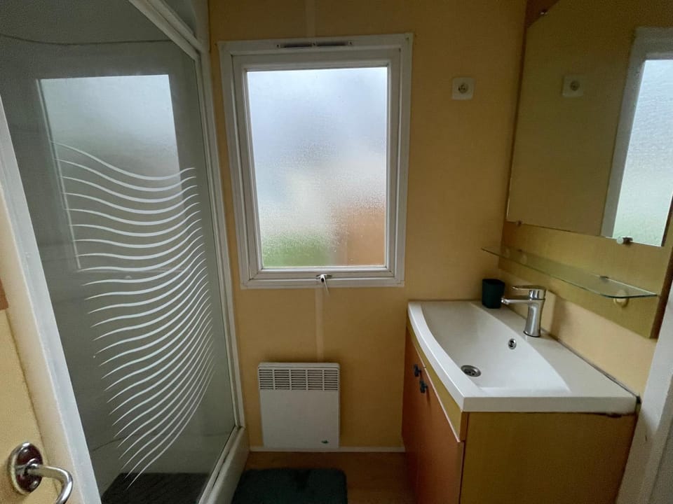 Mobile Home de 4 à 6 personne à 5 min de la plage House in Nouvelle-Aquitaine