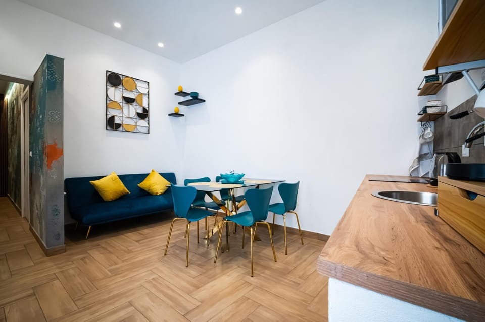 Kitchen or kitchenette, Living room