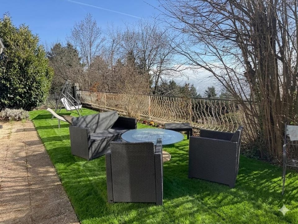 Les Crins Du Bonheur Bed and Breakfast in Saint-Étienne