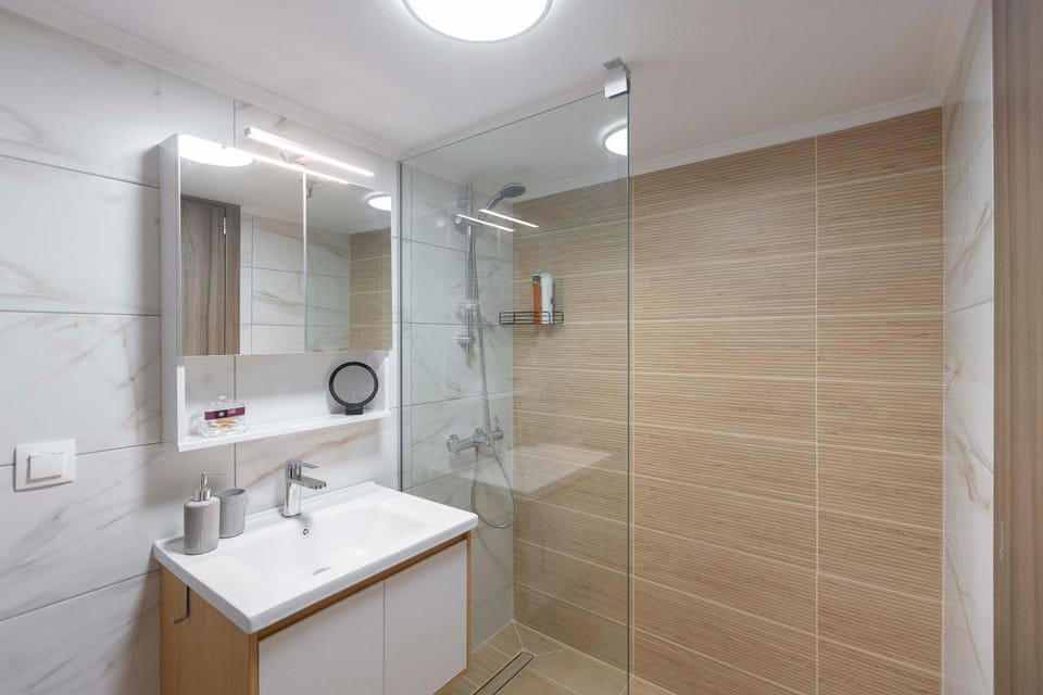 Shower, Bathroom