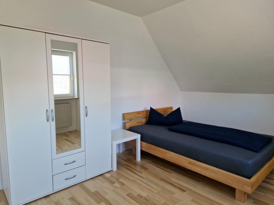 Bed, Bedroom, wardrobe