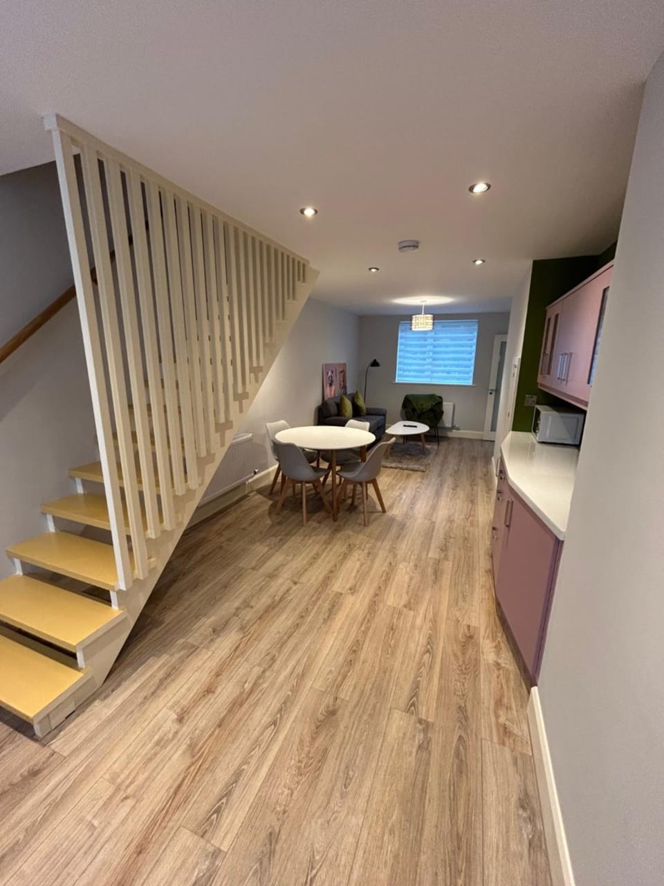 Seating area, Dining area