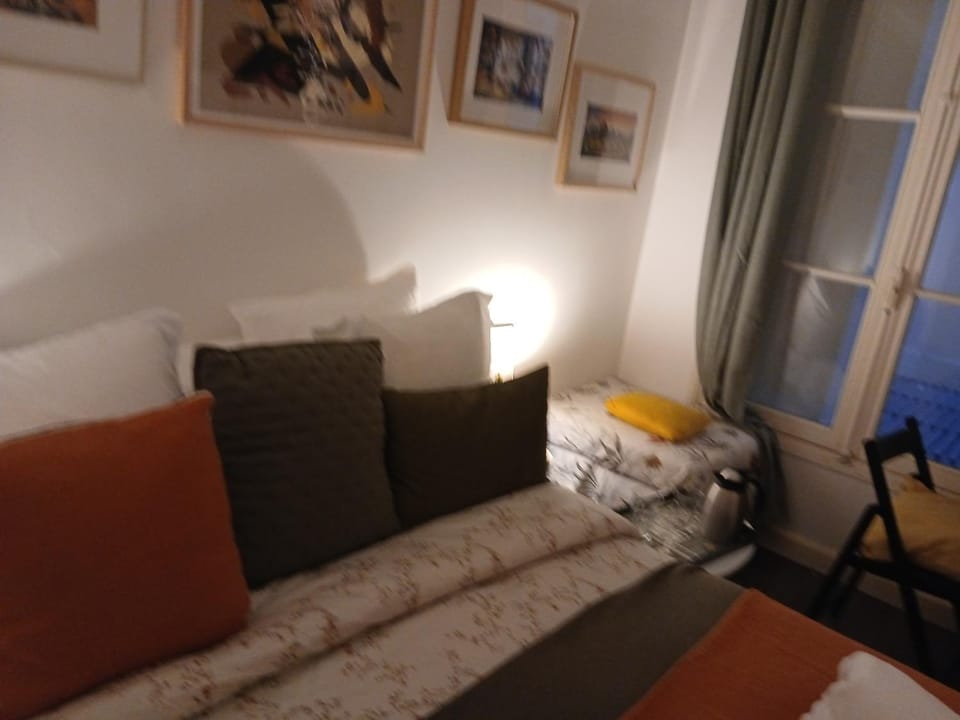 Center ,1minute gare Montparnasse ,rue de Renne 6 eme, close to Eifel tour ,Notre Dame and Louvre meusm,aoesome place ,good for trip Vacation rental in Paris