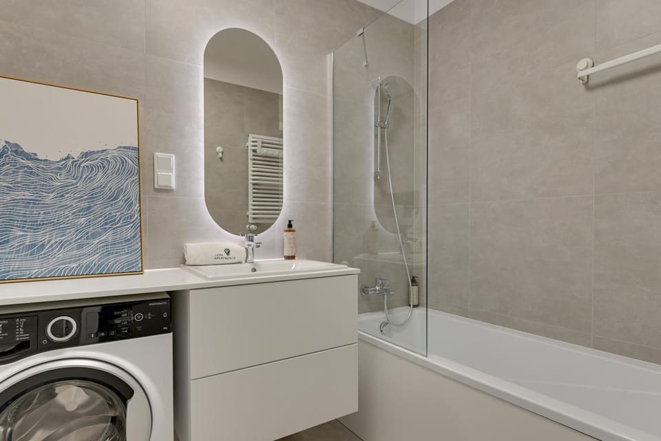 Shower, Bathroom, Bath, towels, washing machine