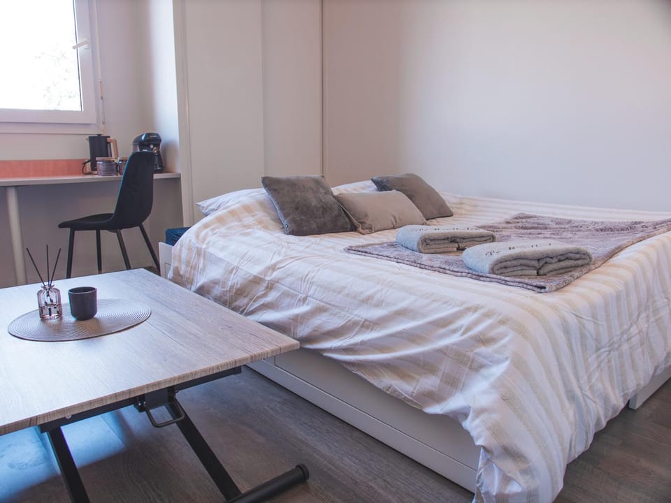 Bed, Bedroom