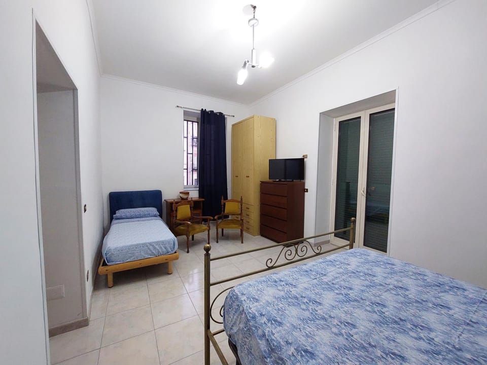 Bed, Photo of the whole room, Bedroom, wardrobe