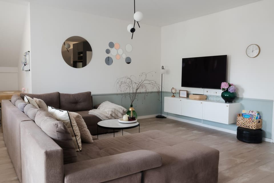 TV and multimedia, Living room, Seating area