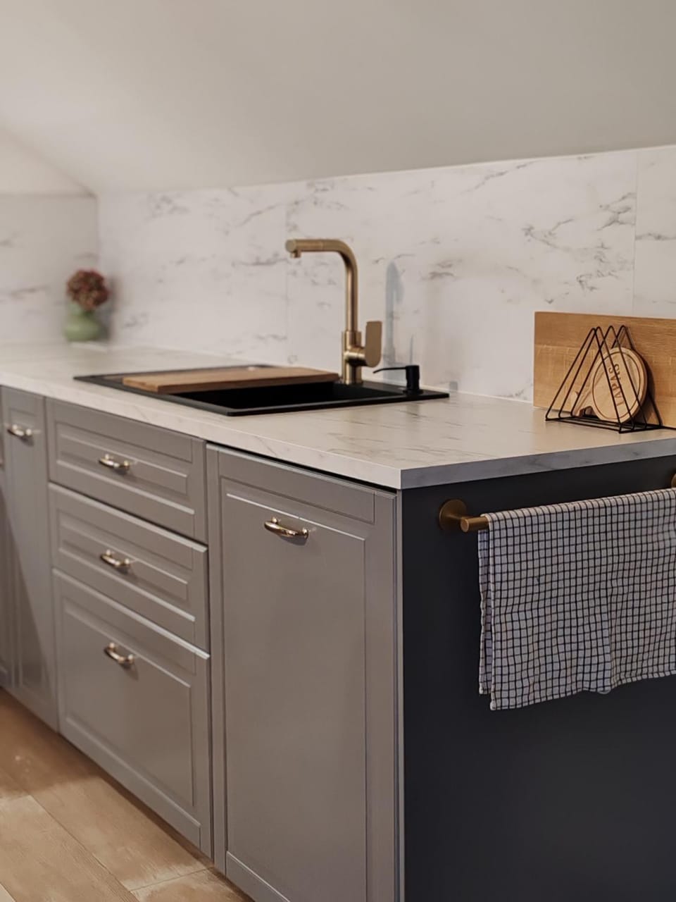 Kitchen or kitchenette, stove