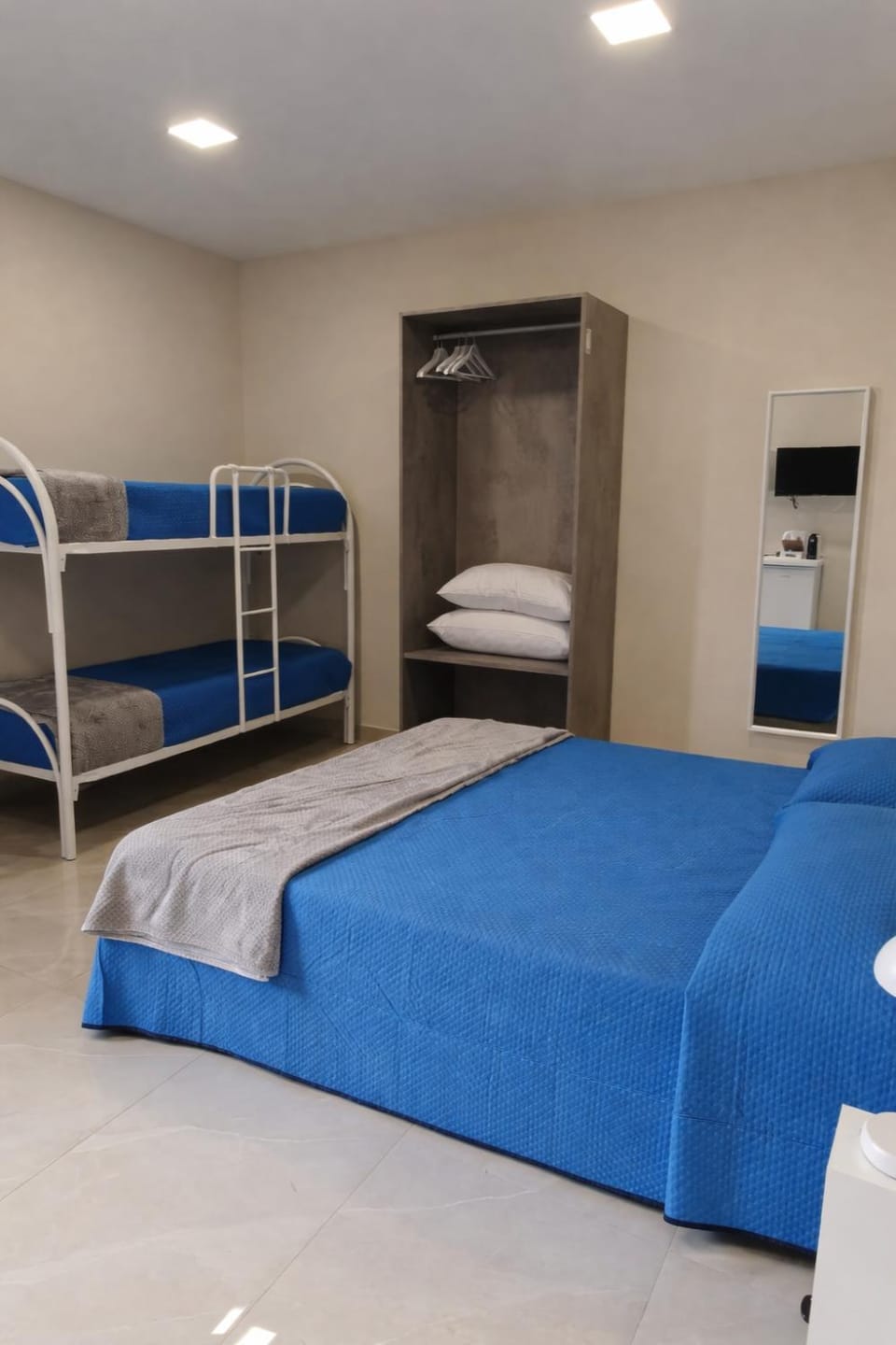 Bed, Photo of the whole room, Bedroom, bunk bed