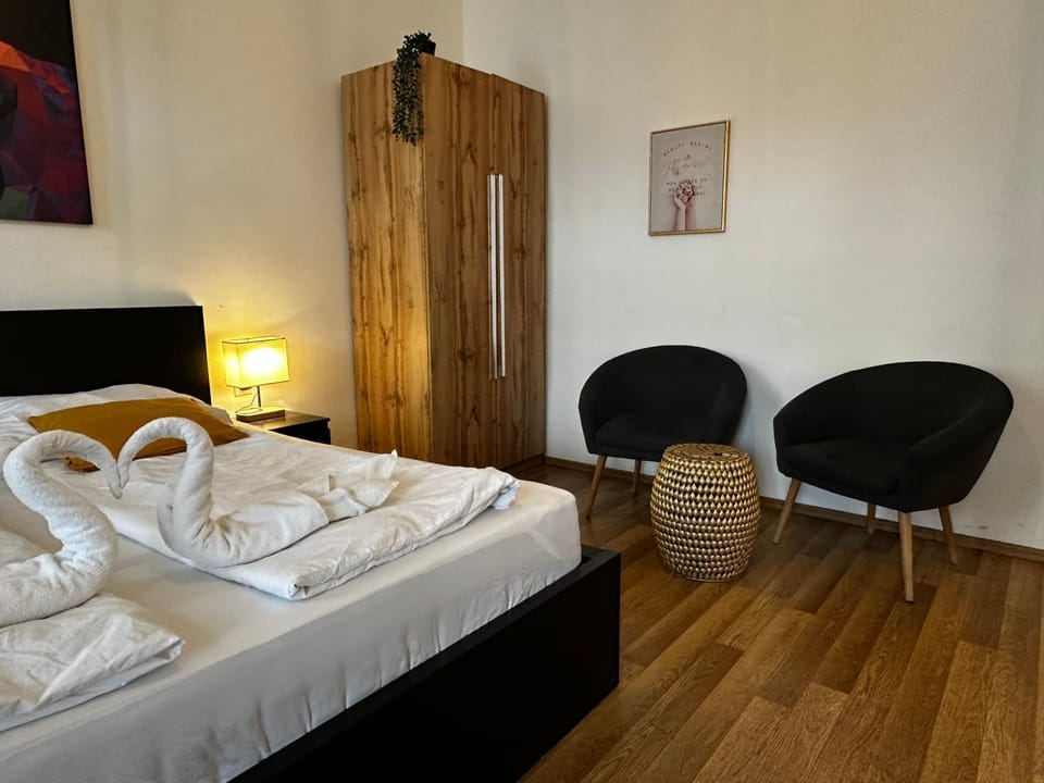 Bed, Photo of the whole room, Bedroom, towels, wardrobe