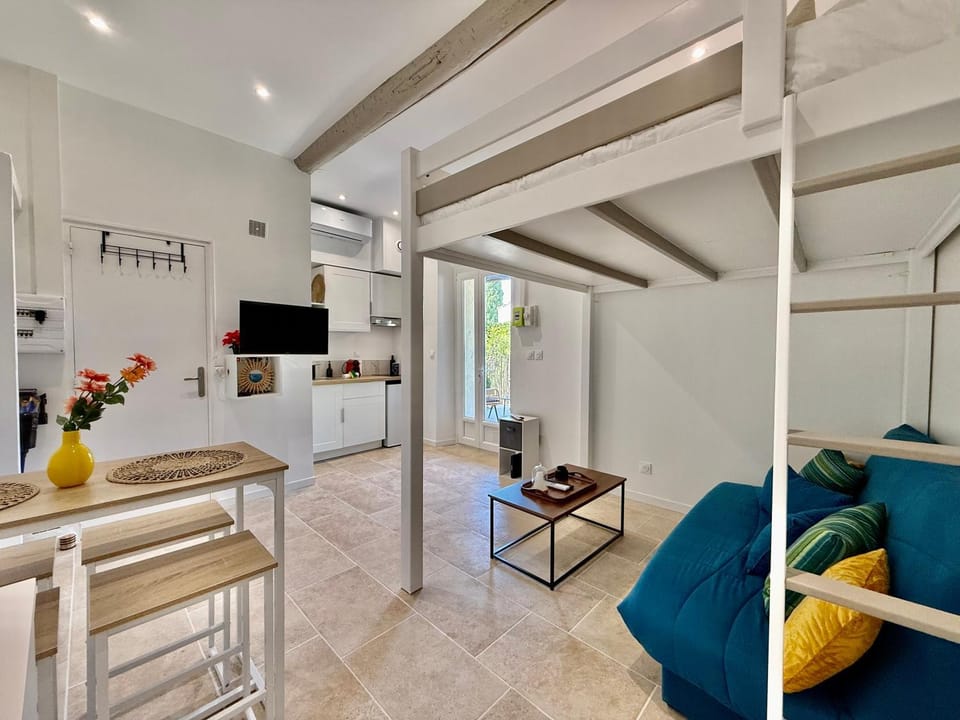 Cocon - Terrasse & Plancha - Plage 5min Apartment in La Londe-les-Maures