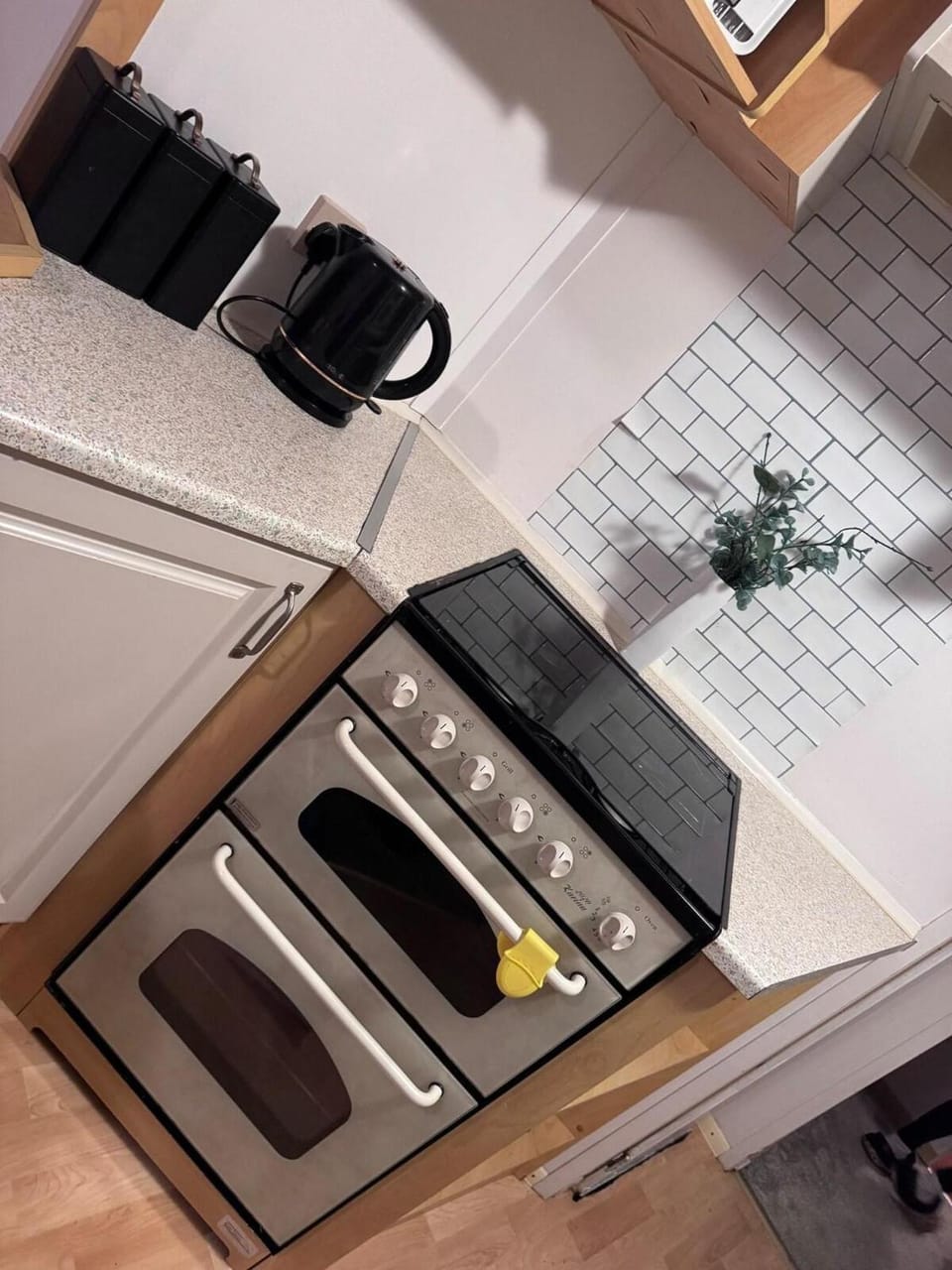 Kitchen or kitchenette, stove