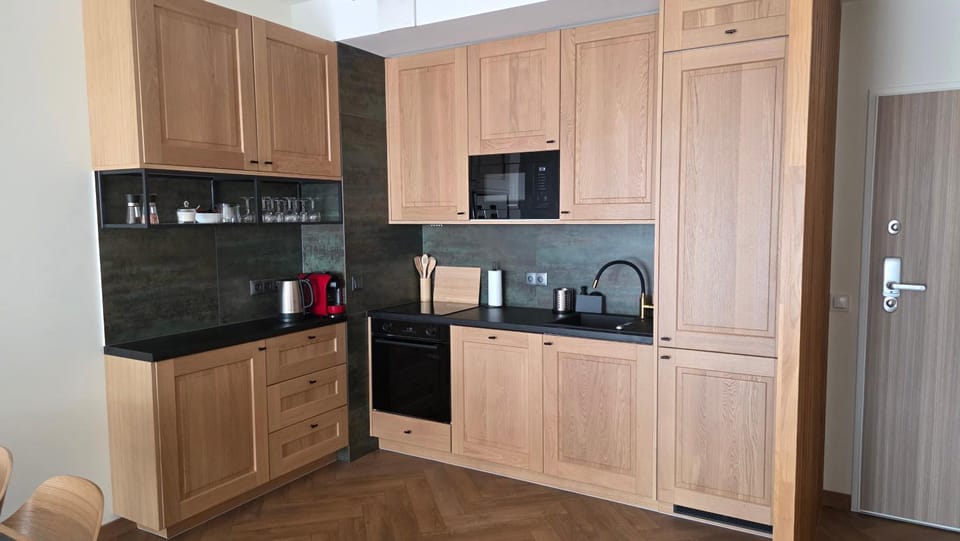 Coffee/tea facilities, Kitchen or kitchenette, dishwasher, microwave, oven, stove