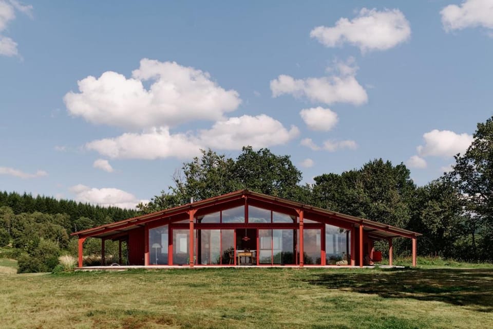 3 bedroom glass-house in Auvergne Villa in Auvergne-Rhône-Alpes