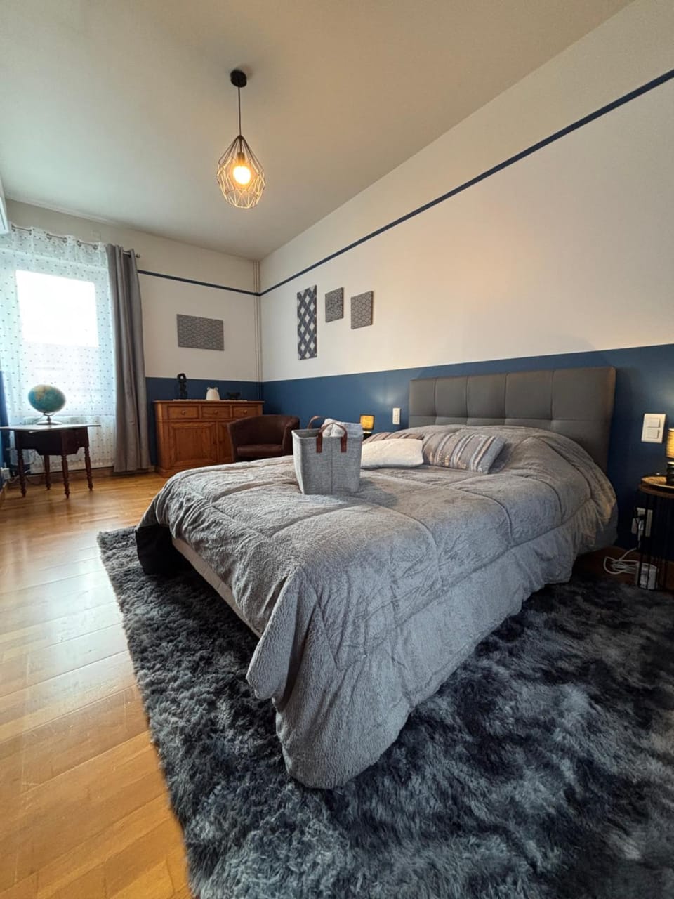 Photo of the whole room