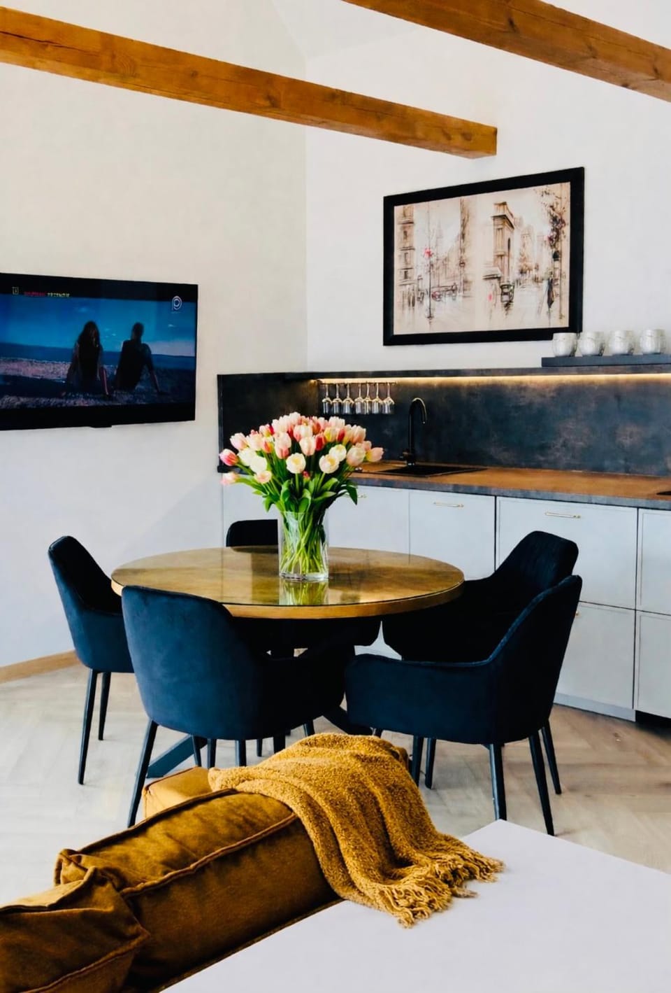 Communal lounge/ TV room, TV and multimedia, Living room, Photo of the whole room, Dining area, Evening entertainment