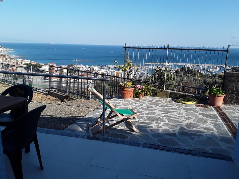 View (from property/room), Balcony/Terrace, Sea view