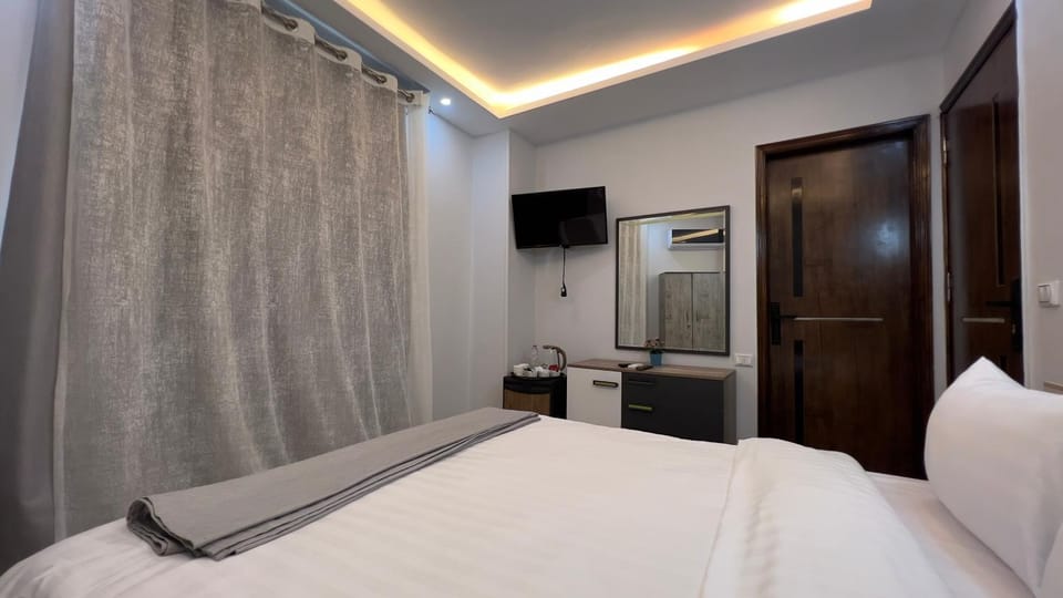 TV and multimedia, Photo of the whole room, Bedroom, wardrobe