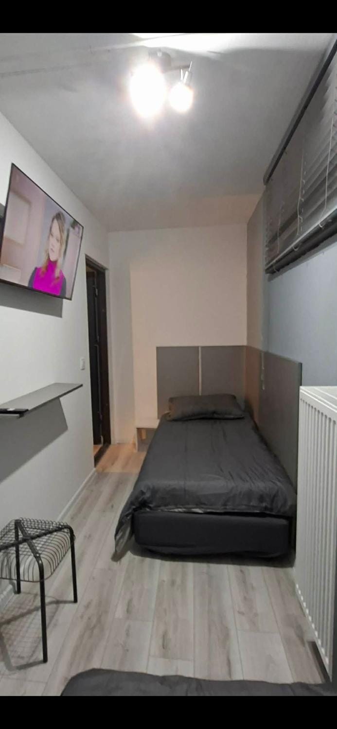 FORT BLIZNE NOCLEGI - superior, standard & basic rooms Bed and Breakfast in Warsaw