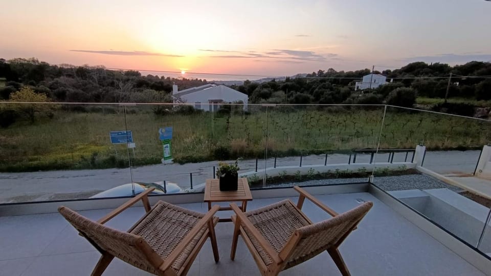 View (from property/room), Balcony/Terrace, Sunset