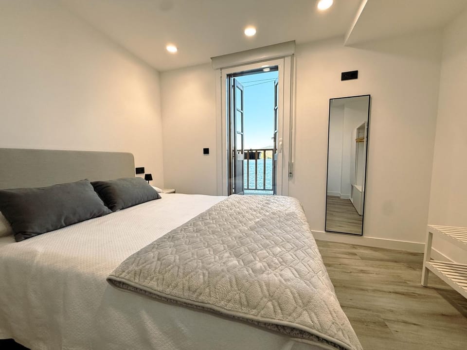 Balcony/Terrace, Bedroom, Sea view