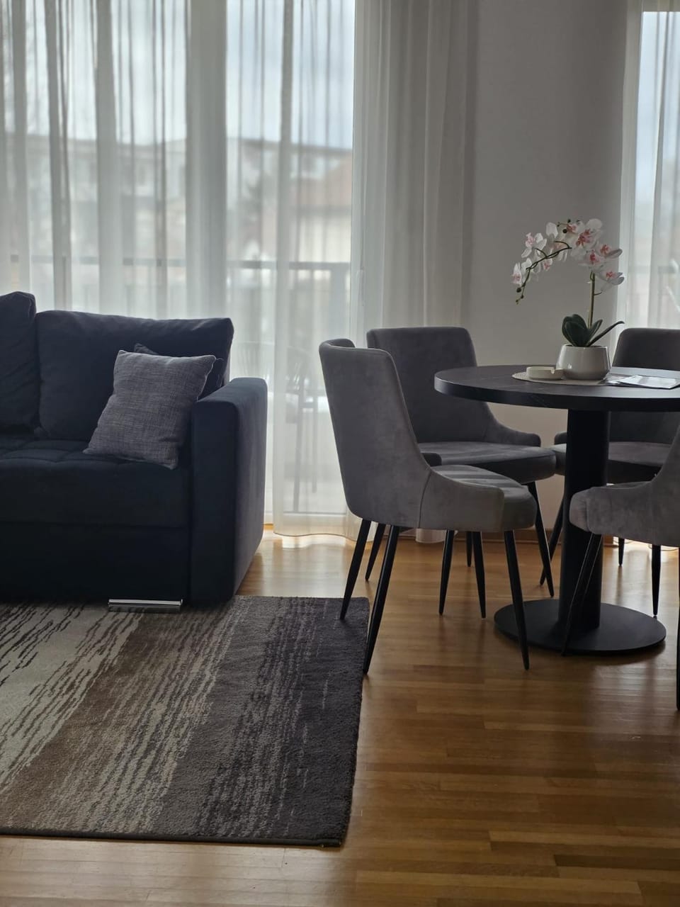 Living room, Seating area, Dining area