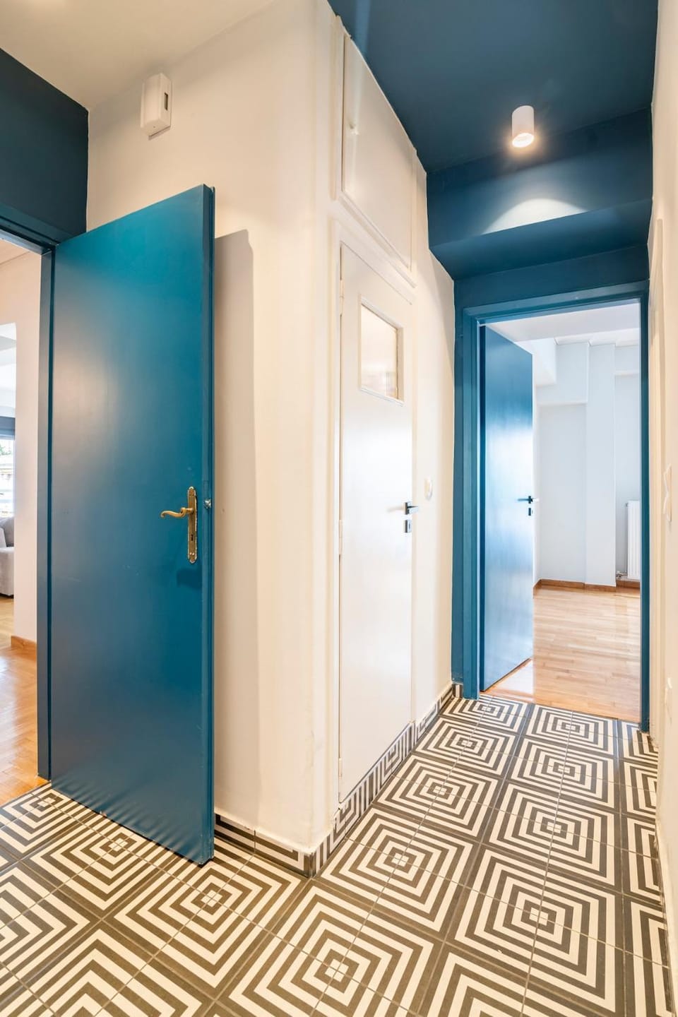 Enjoy Central Athens from a Lux 3BR apt Apartment in Athens