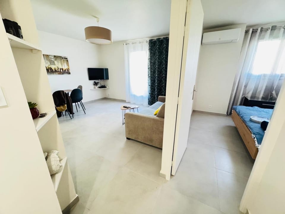 Communal lounge/ TV room, Bedroom