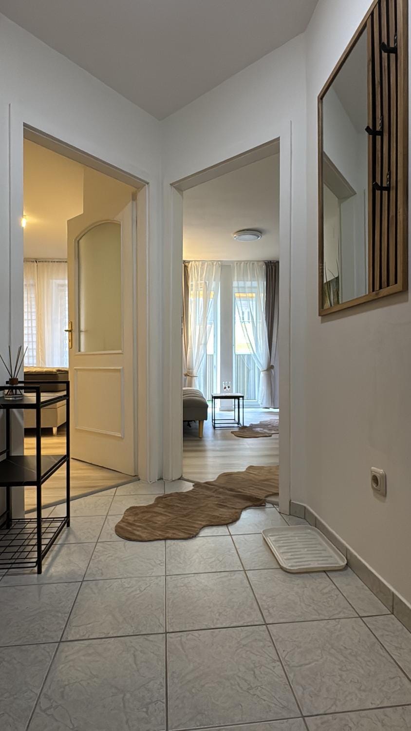 Zentrum Neulengbach, Bahnhofnähe, Ruhig, Balkon, Parkplatz Apartment in Austria