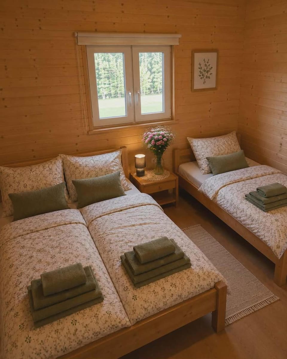 Photo of the whole room, Bedroom, towels