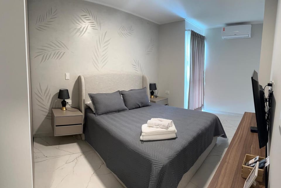 Bed, TV and multimedia, furniture, safe, wedding