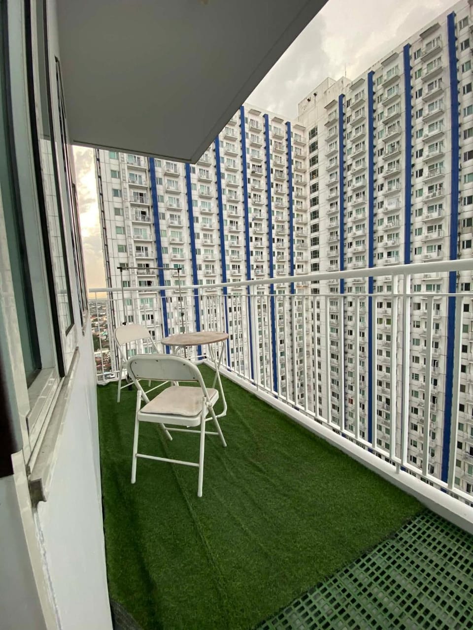 Selenite 2 bedrooms Apartment in Quezon City