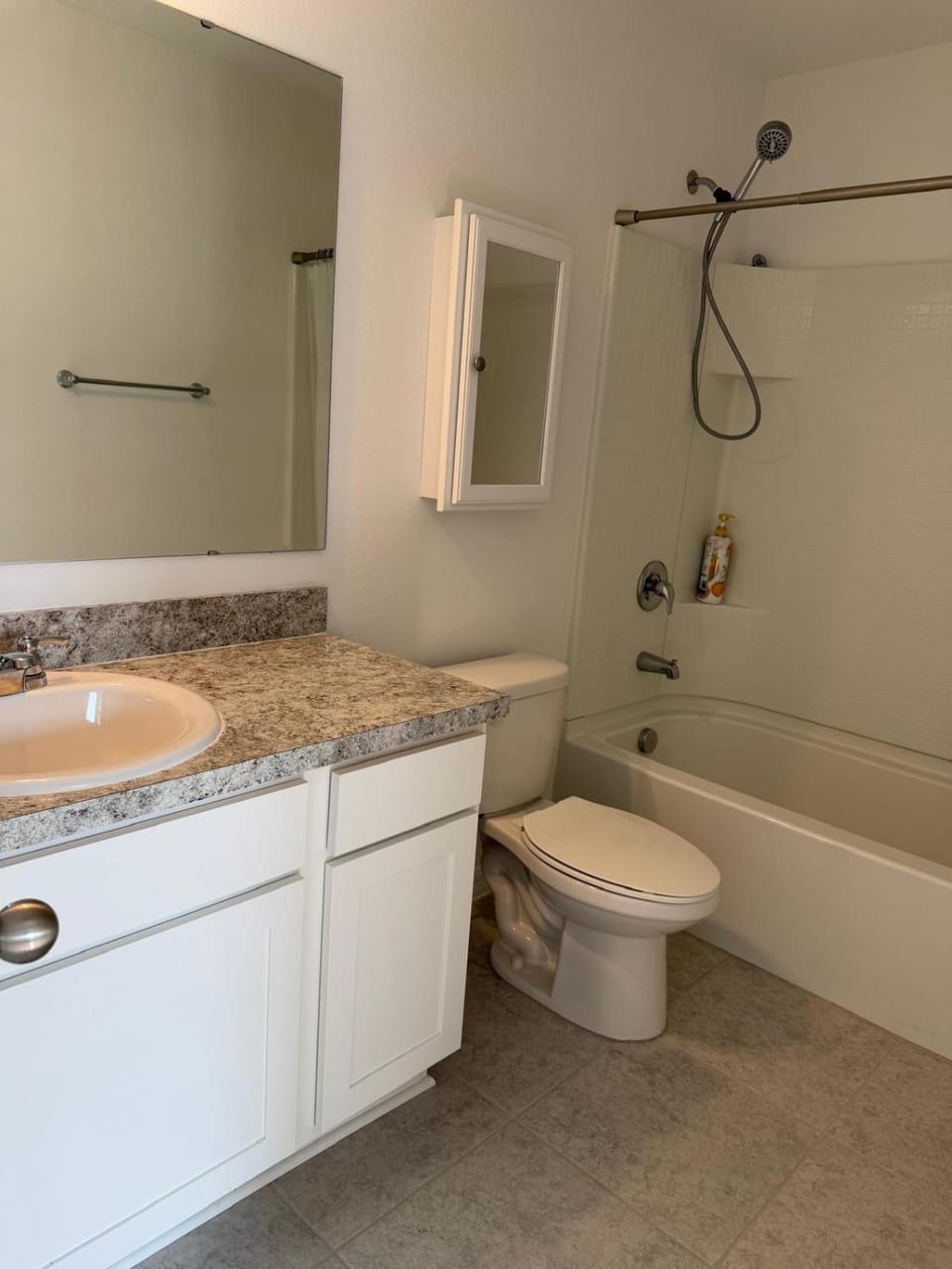 Private Room for Women Vacation rental in Davenport
