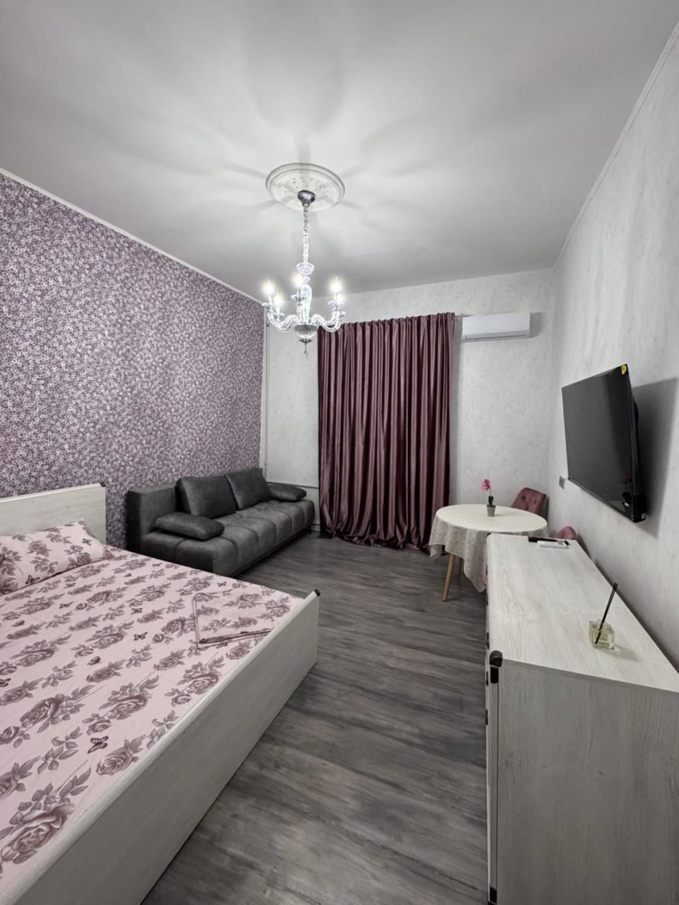 Shebbi Chic Apartments Apartment in Odessa