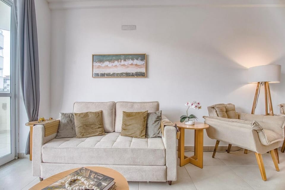 Polo Gastronomico Praia do Forte 500m com Conforto Apartment in Cabo Frio