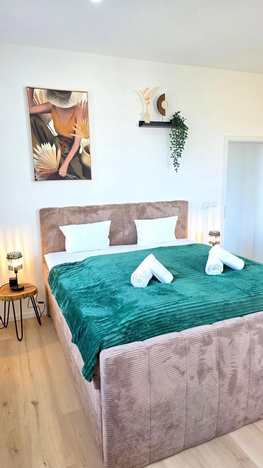 Bed, Bedroom