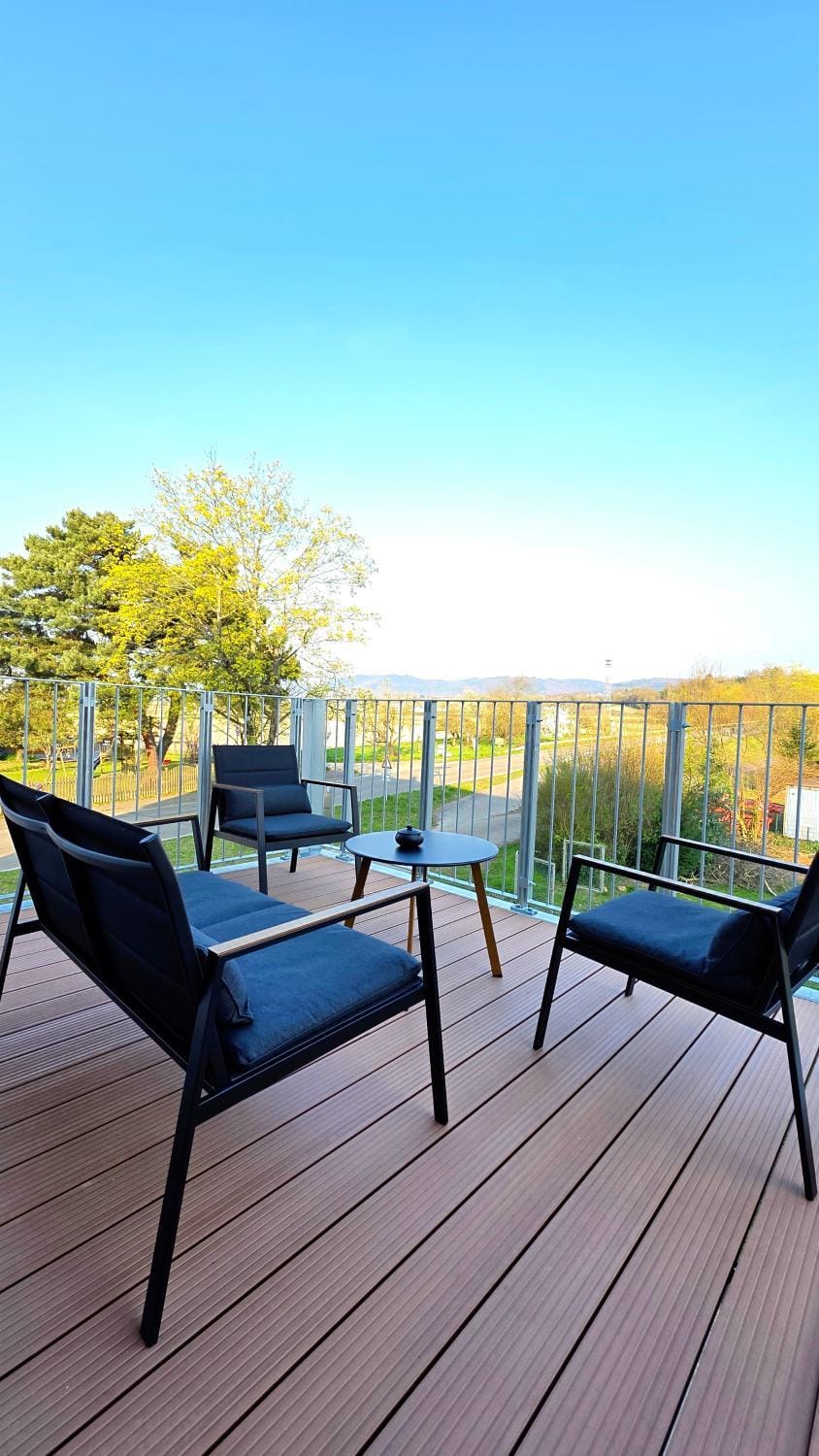 Natural landscape, Balcony/Terrace, Seating area