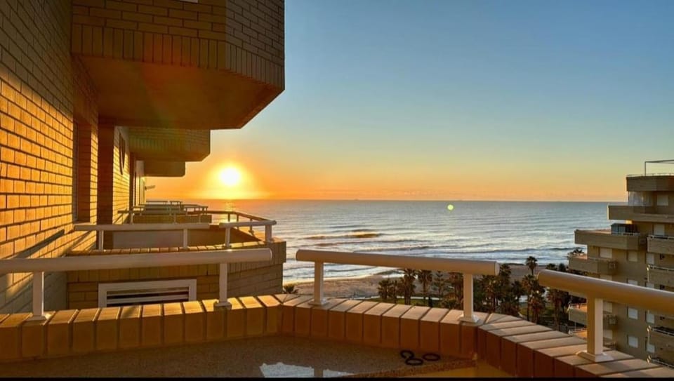 Casa Imagine Apartment, primera línea d playa Magic World Apartment in Valencian Community