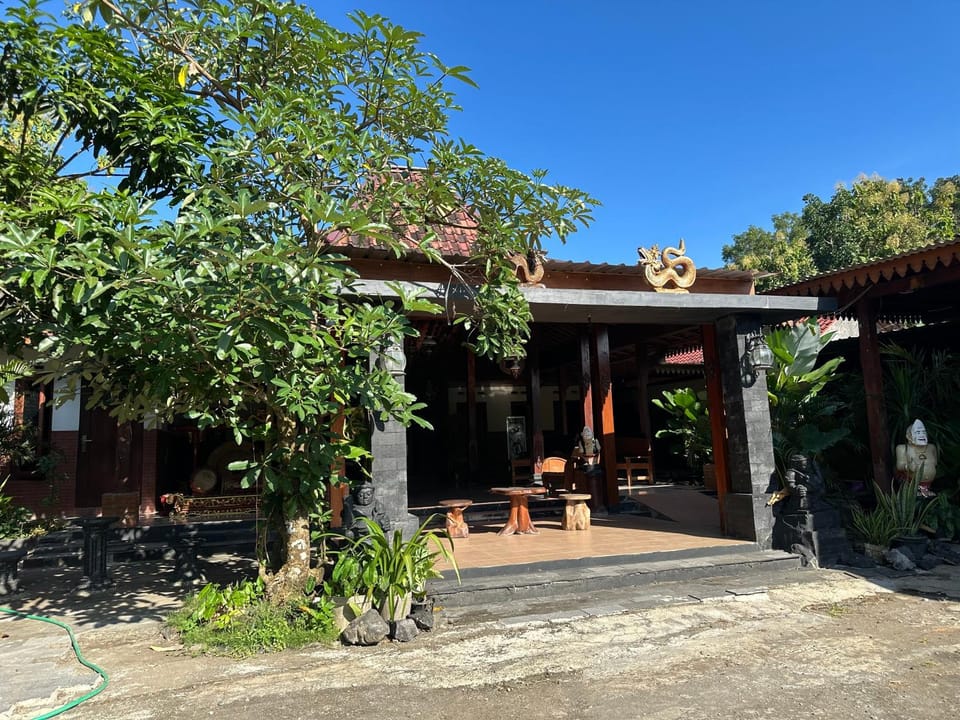 Joglo Kembar Homestay Vacation rental in Special Region of Yogyakarta