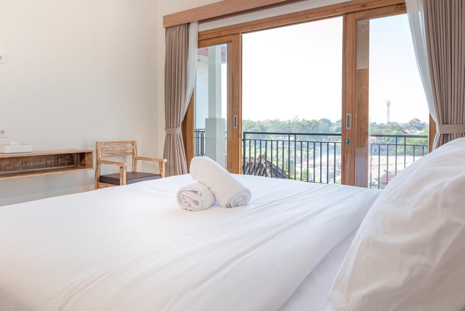 Bed, Natural landscape, View (from property/room), Balcony/Terrace, Photo of the whole room, Bedroom, towels