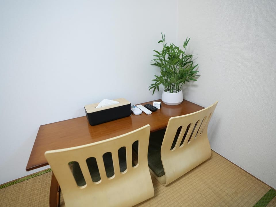 Bamboo Room 105, Easy Access to Shinjuku and Shibuya ,Spacious Room with 1 Double Bed,2 Gests,Japanese Style Apartment in Shibuya