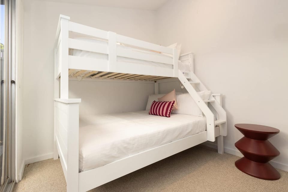 Perfect Family Getaway - Near Scarborough Beach House in Perth