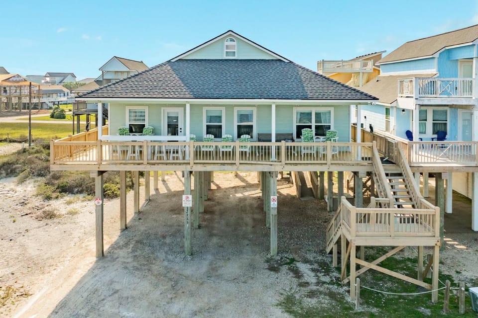 Enchanted Escape - Panoramic Gulf & Bridge Views House in Alvin