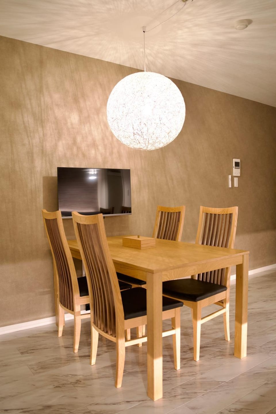 TV and multimedia, Dining area