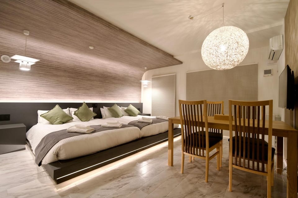 Bed, Living room, Bedroom