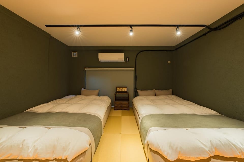 Bed, Photo of the whole room, Bedroom, air conditioner