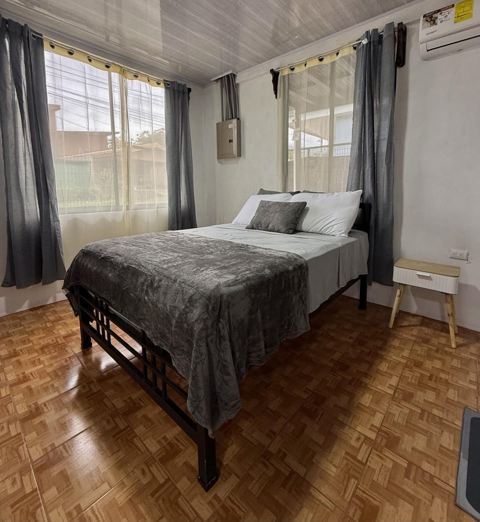 Staff, Bed