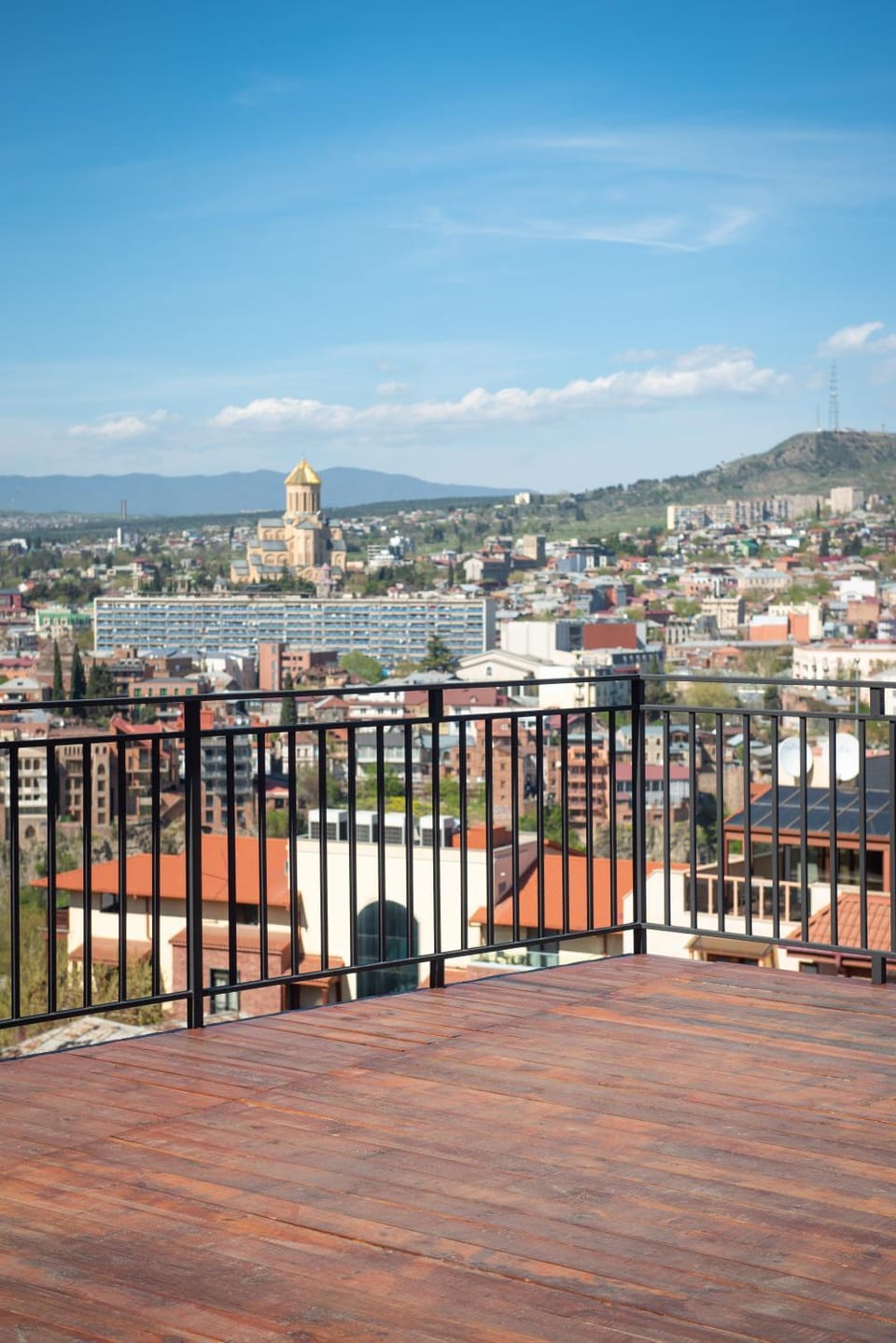 Bird's eye view, View (from property/room), Balcony/Terrace, City view, Landmark view, Mountain view, River view, Street view, Quiet street view, Inner courtyard view