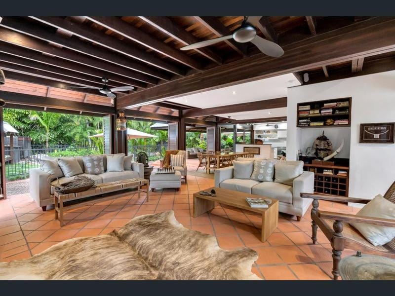 Solander Beachfront with private beach access & pool Villa in Port Douglas