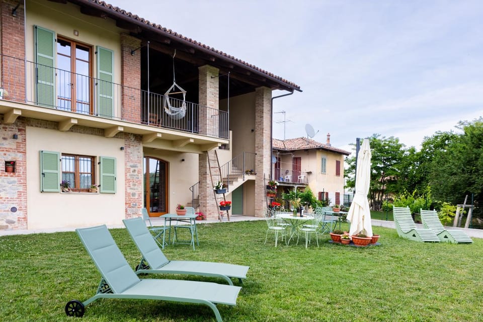Be Langhe in Monforte - Camere di Cascina Bed and Breakfast in Piedmont
